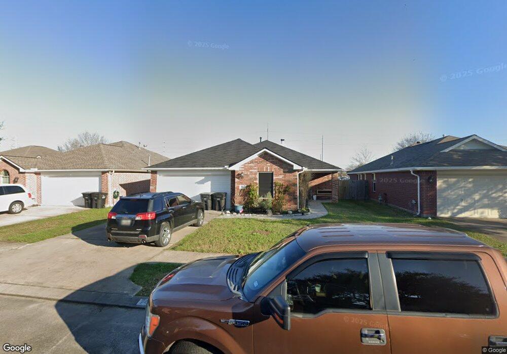 701 Columbia St, Alvin, TX 77511 - photo 1