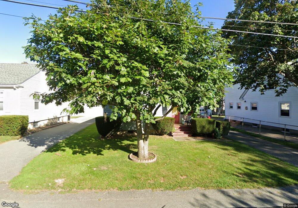 34 Hoppin Rd, Newport, RI 02840 - photo 1