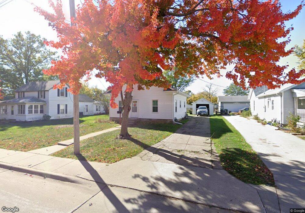 711 E 8th St N, Newton, IA 50208 - photo 1