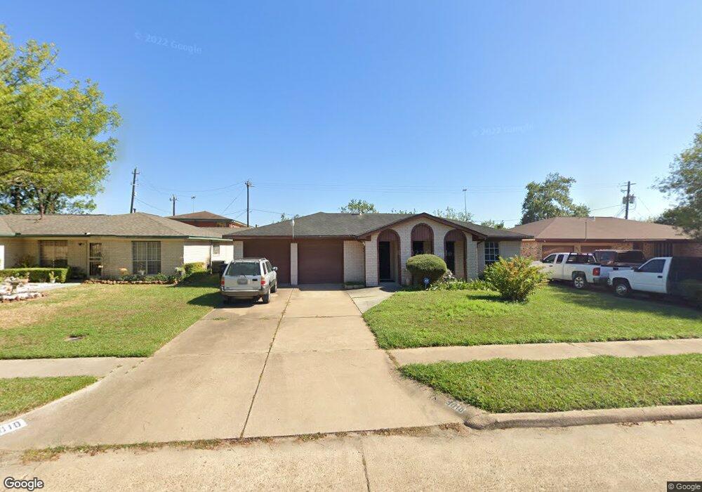 9010 Sunnywood Dr, Houston, TX 77088 - photo 1
