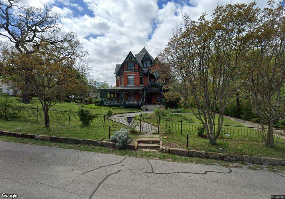 508 Davis St, Weatherford, TX 76086 - photo 1