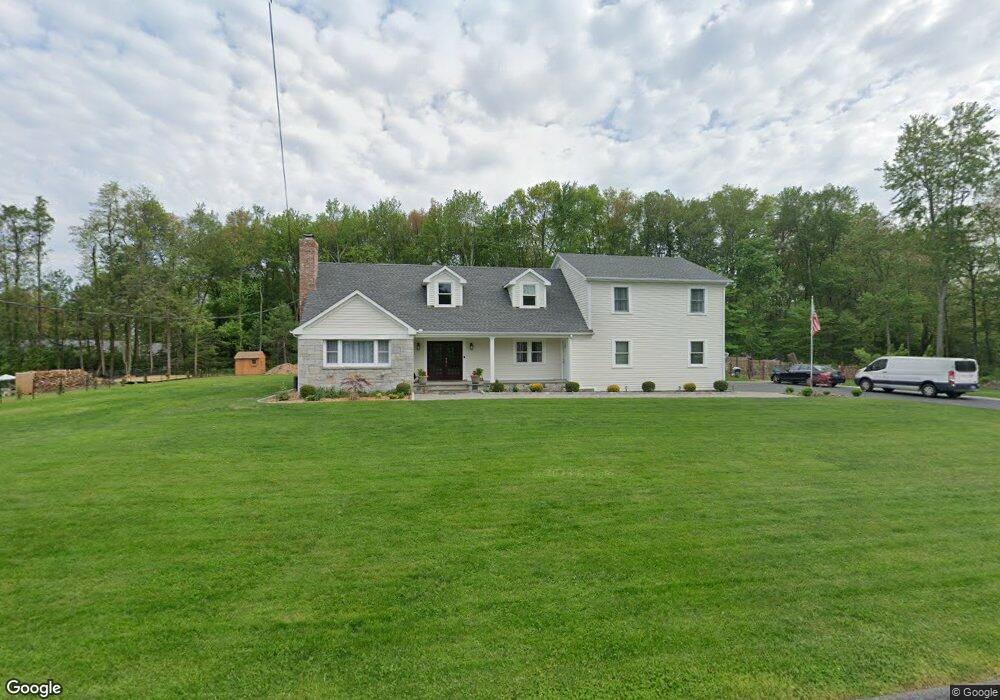 32 Mohawk Dr, Trumbull, CT 06611 - photo 1