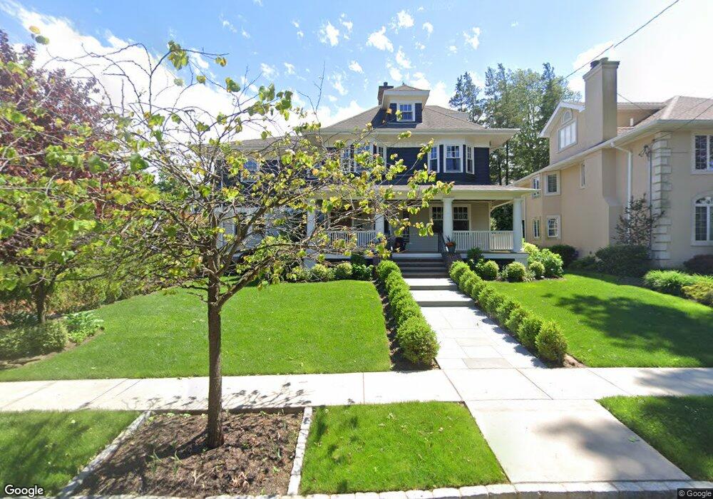 316 Grosvenor St, Little Neck, NY 11363 - photo 1