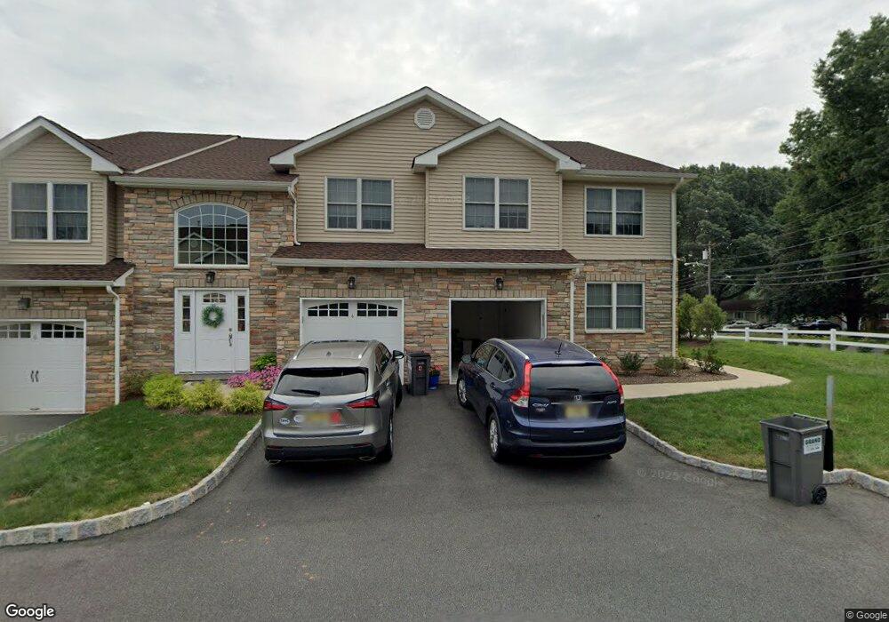 1 Harvey Ct, Clark, NJ 07066 - photo 1