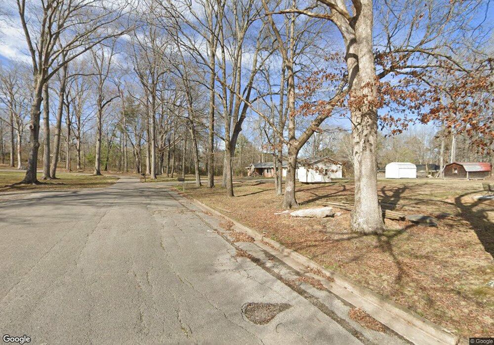 128 Hill Ave, Parsons, TN 38363 - photo 1