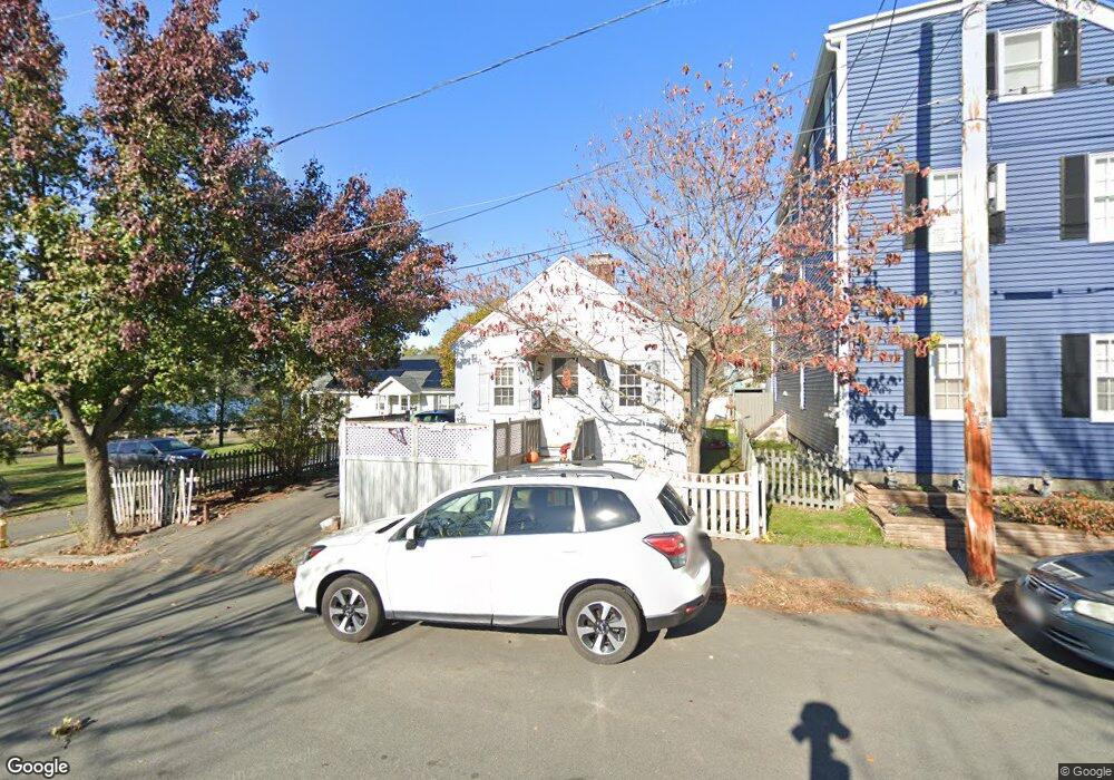 16 Saunders St unit 1, Salem, MA 01970 - photo 1