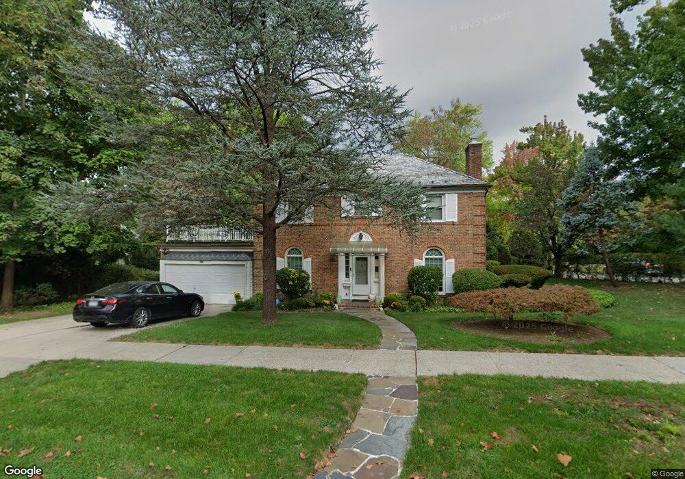 185 Schenck Ave, Great Neck, NY 11021 - photo 1