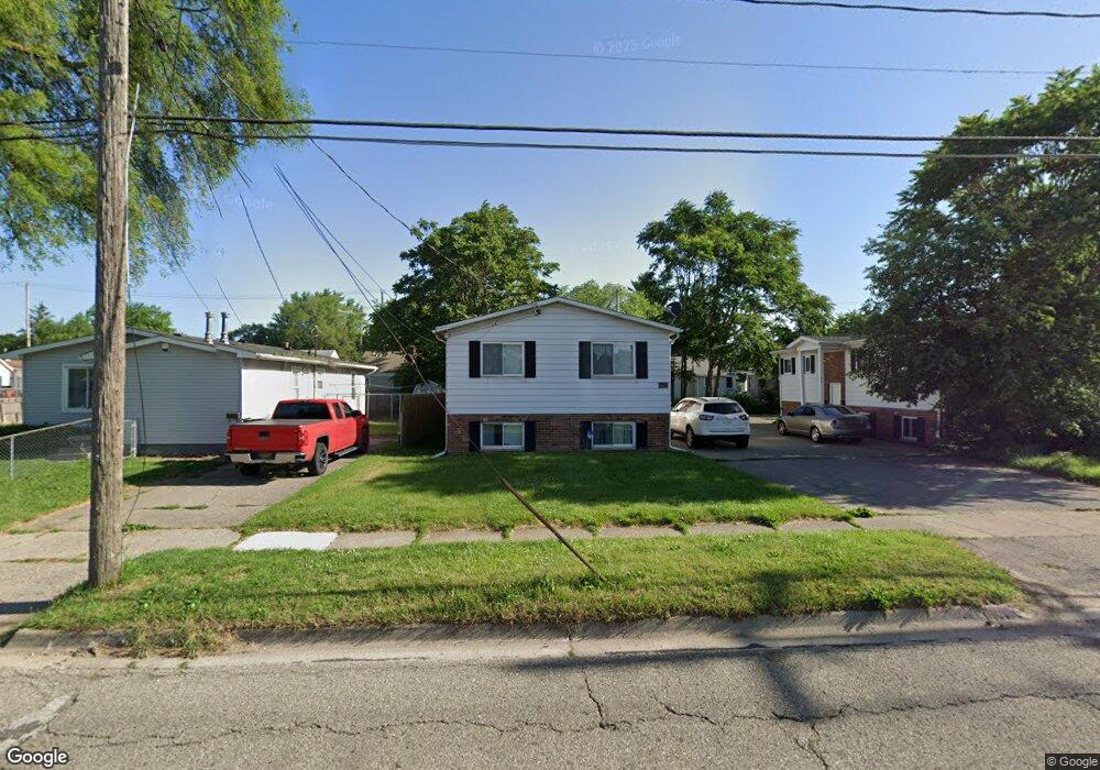 425 E Hemphill Rd, Flint, MI 48507 - photo 1