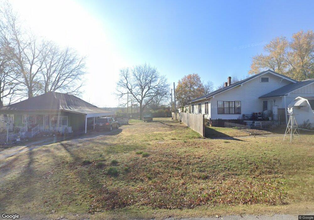 409 W Ragan St, Henryetta, OK 74437 - photo 1