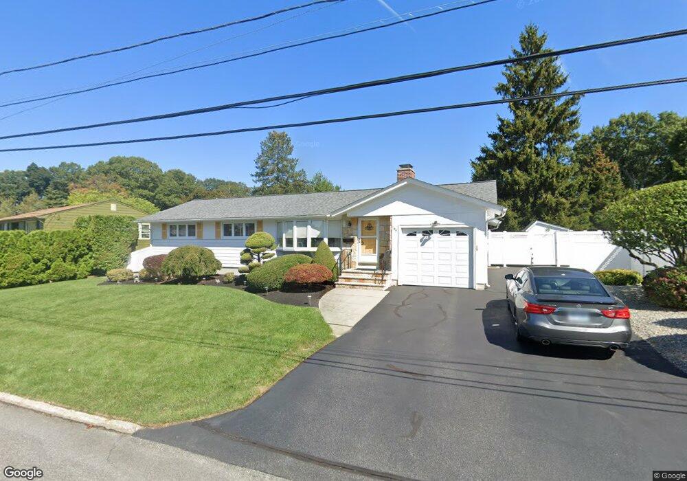 195 Sweetbriar Dr, Cranston, RI 02920 - photo 1