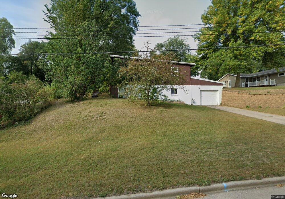 1717 N Jefferson St, New Ulm, MN 56073 - photo 1