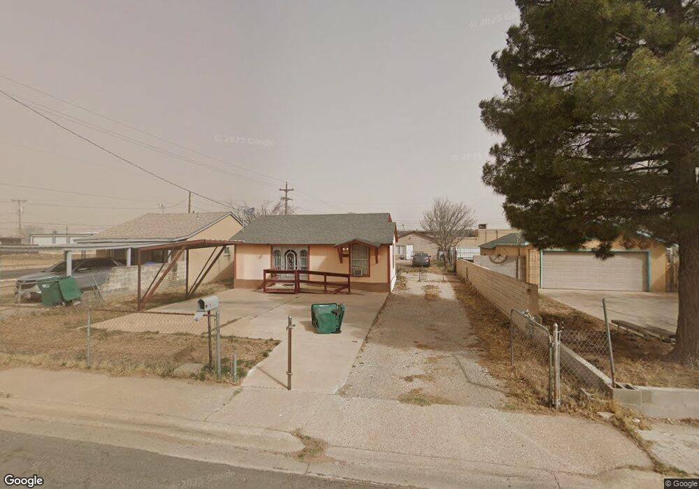 702 E Dunnam St, Hobbs, NM 88240 - photo 1