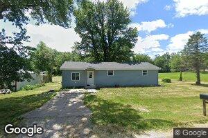 302 E Columbus St, Camp Point, IL 62320