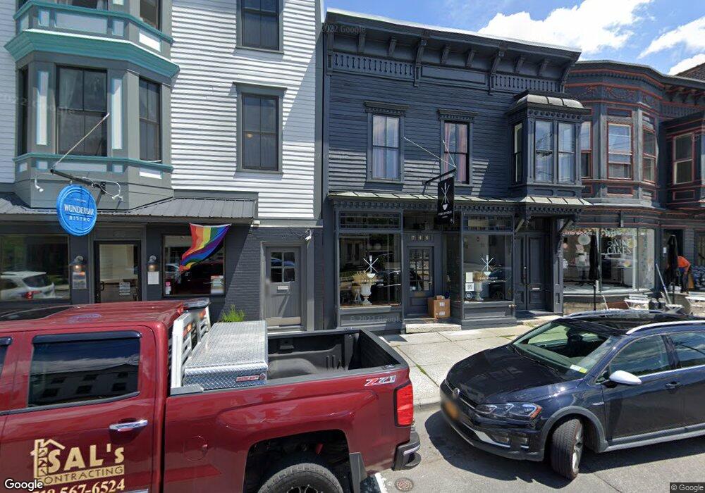 746 Warren St, Hudson, NY 12534 - photo 1