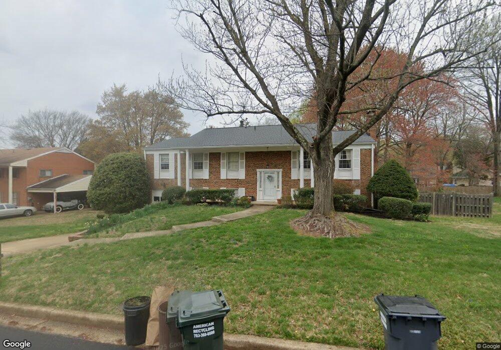 1304 Macbeth St, McLean, VA 22102 - photo 1