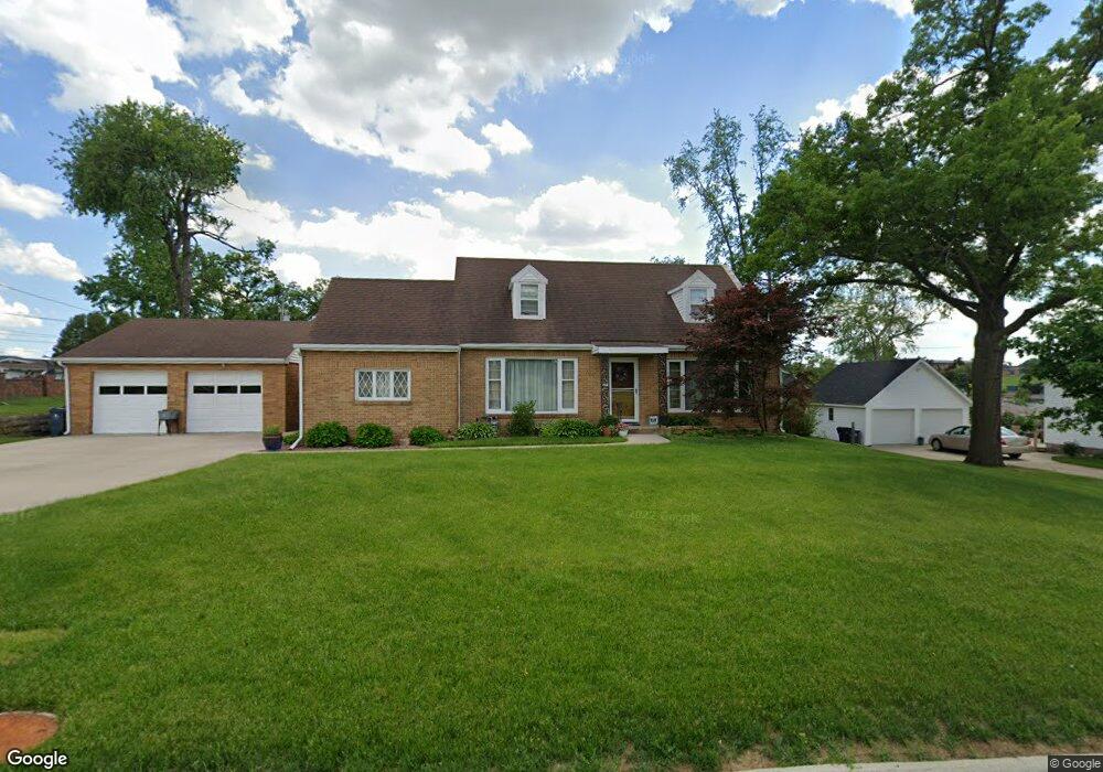 1533 8th Ave SW, Cedar Rapids, IA 52404 - photo 1