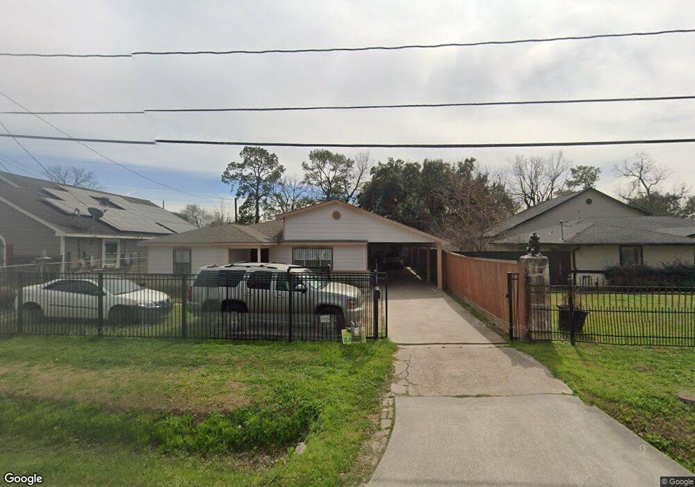 2402 Creston Dr, Houston, TX 77026 - photo 1