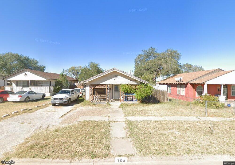 705 E 15th St, Big Spring, TX 79720 - photo 1