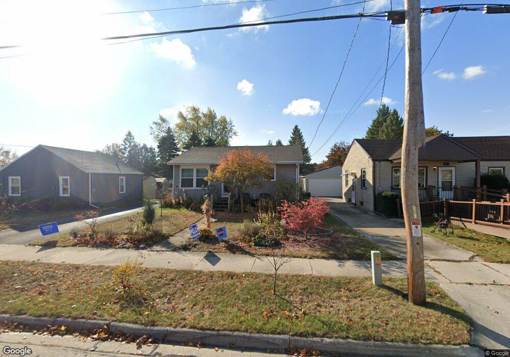 2615 11th St, Two Rivers, WI 54241 - photo 1