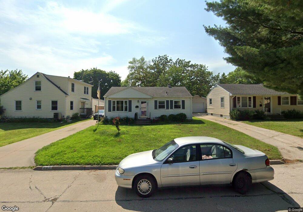 647 32nd St SE, Cedar Rapids, IA 52403 - photo 1