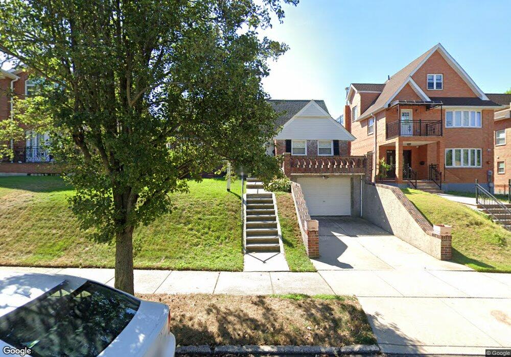 24566 63rd Ave, Little Neck, NY 11362 - photo 1