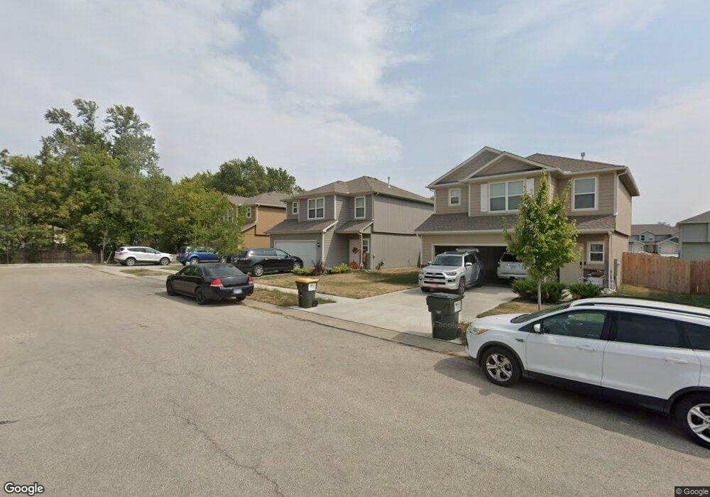 21539 Franklin Ct, Spring Hill, KS 66083 - photo 1