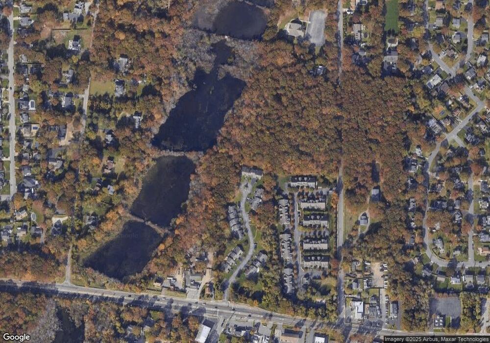 10 N Mcconnell Ave, Bayport, NY 11705 - photo 1