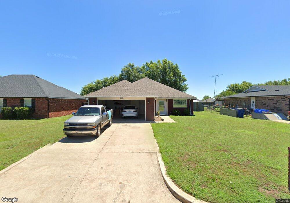 4310 Whispering Hills Dr, Duncan, OK 73533 - photo 1