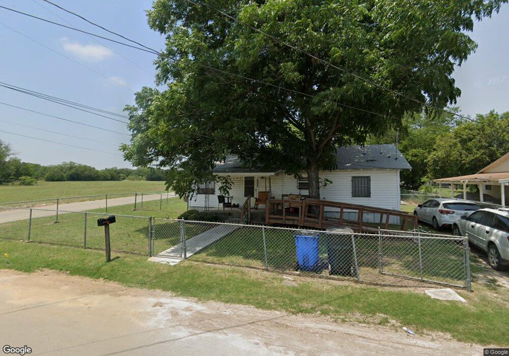 1002 E Pine St, Seguin, TX 78155 - photo 1