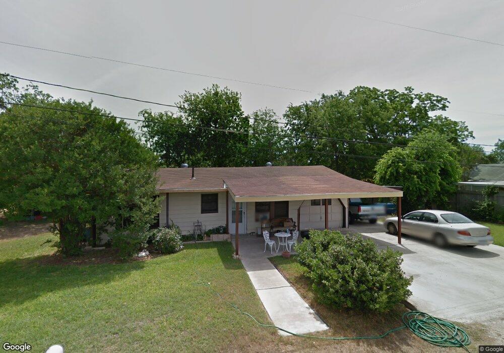 1002C E Pine St, Seguin, TX 78155 - photo 1