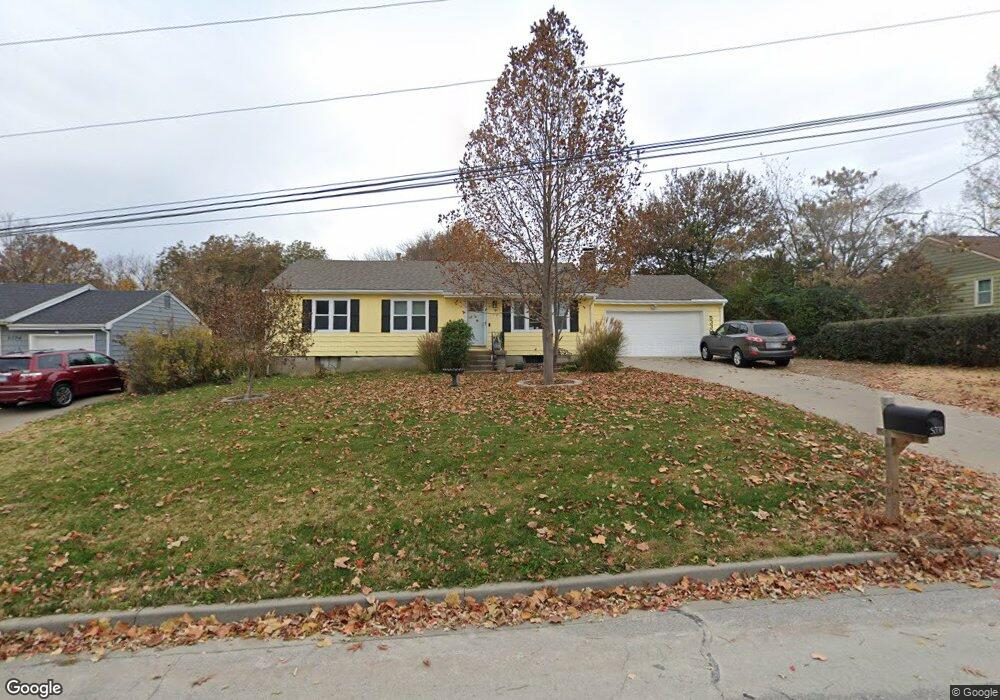 5330 Farley Ln, Shawnee, KS 66203 - photo 1