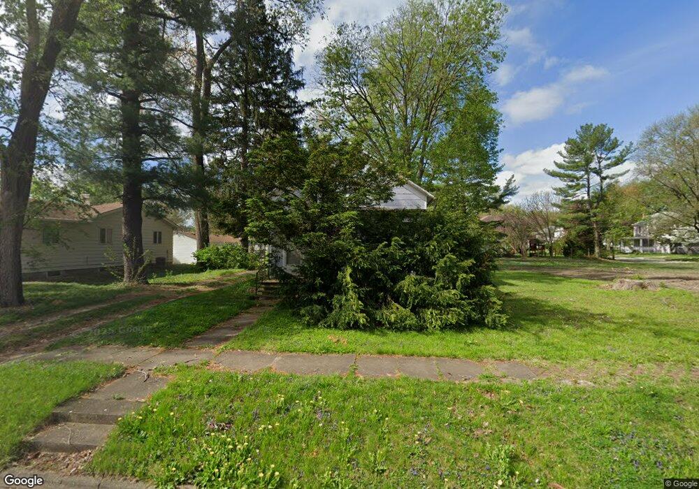 613 Lincoln Ave, Lincoln, IL 62656 - photo 1