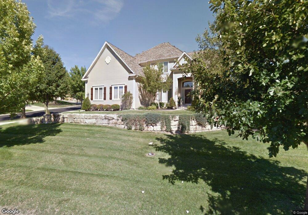 9633 Redbud Ln, Lenexa, KS 66220 - photo 1