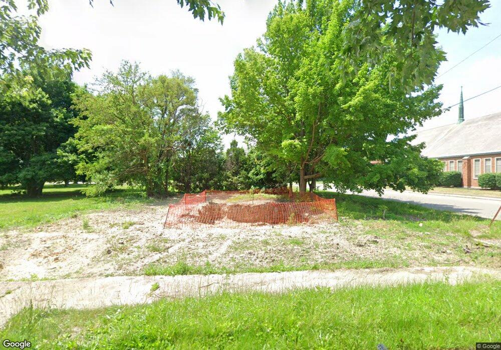 2425 Maplewood Ave, Flint, MI 48506 - photo 1