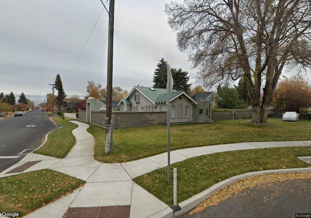 402 SW Canyon Dr, Redmond, OR 97756 - photo 1