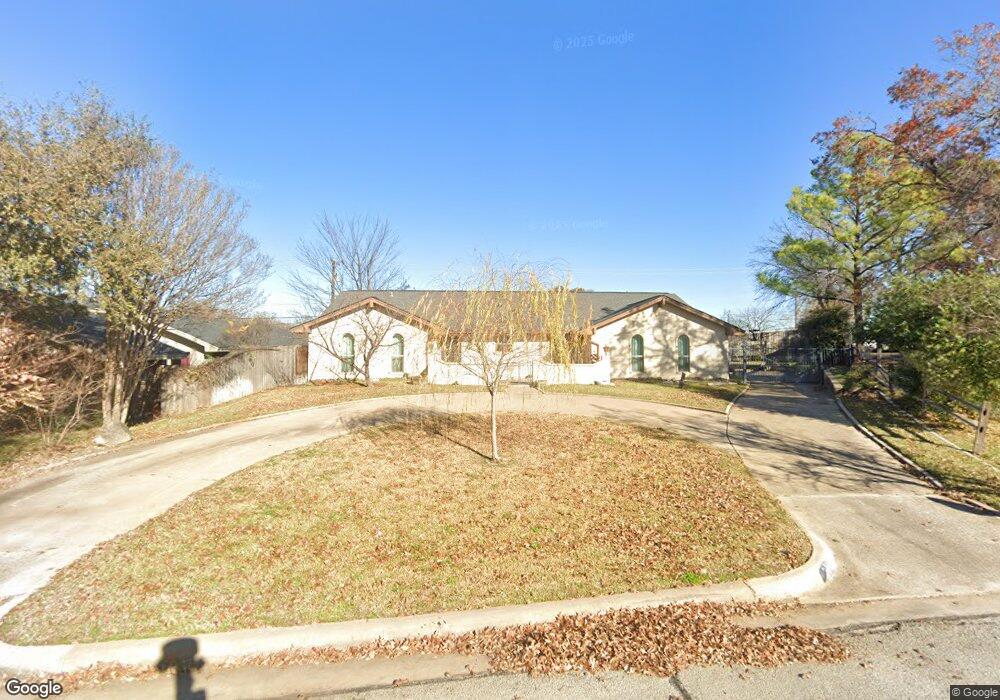 34 Lincolnshire Cir, Bedford, TX 76021 - photo 1