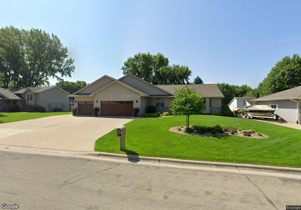 908 Allan Dr, Albert Lea, MN 56007 - photo 1