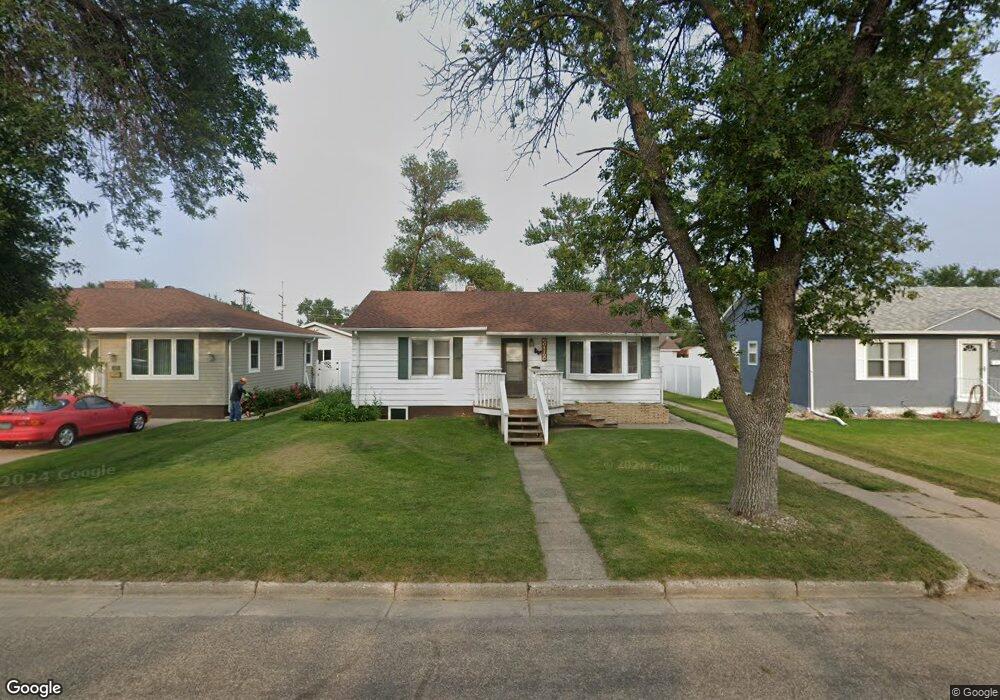 318 11th Ave NE, Jamestown, ND 58401 - photo 1