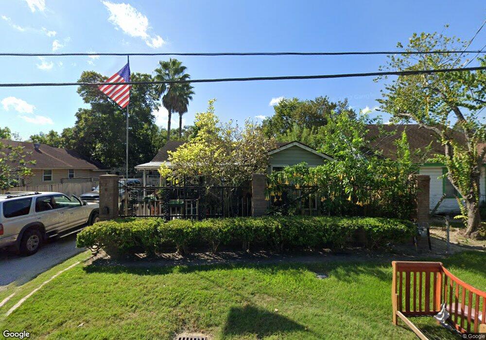 308 King St, Houston, TX 77022 - photo 1
