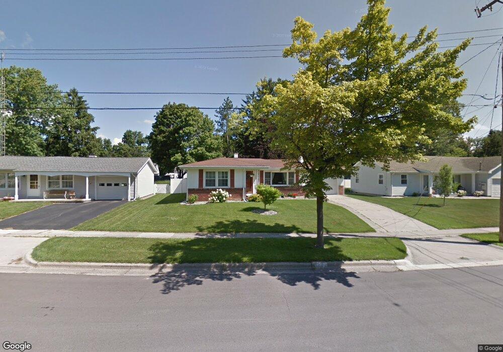 1040 Scottdale Dr, Adrian, MI 49221 - photo 1