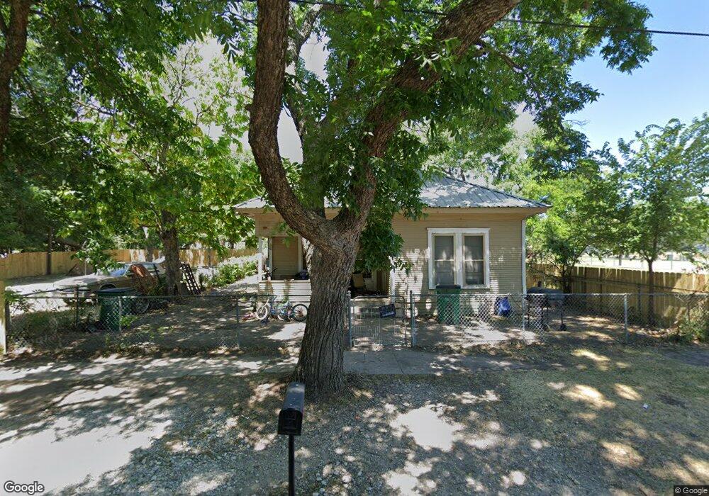 515 Throckmorton St, Gainesville, TX 76240 - photo 1