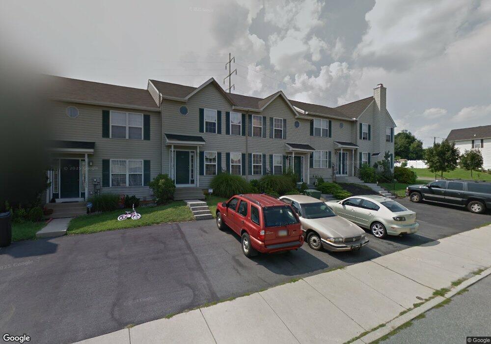 606 Abbe Ct, Freemansburg, PA 18017 - photo 1