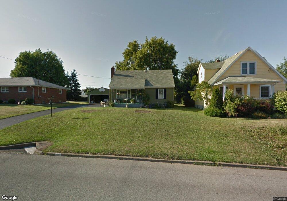 571 Como St, Struthers, OH 44471 - photo 1