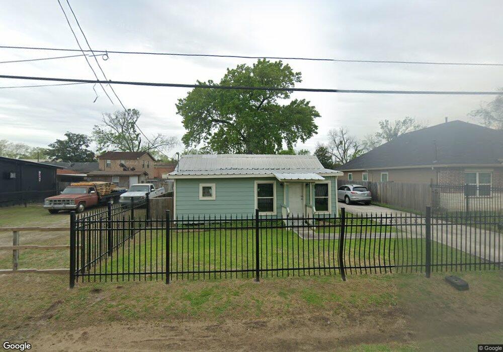 6633 Tuskegee St, Houston, TX 77091 - photo 1