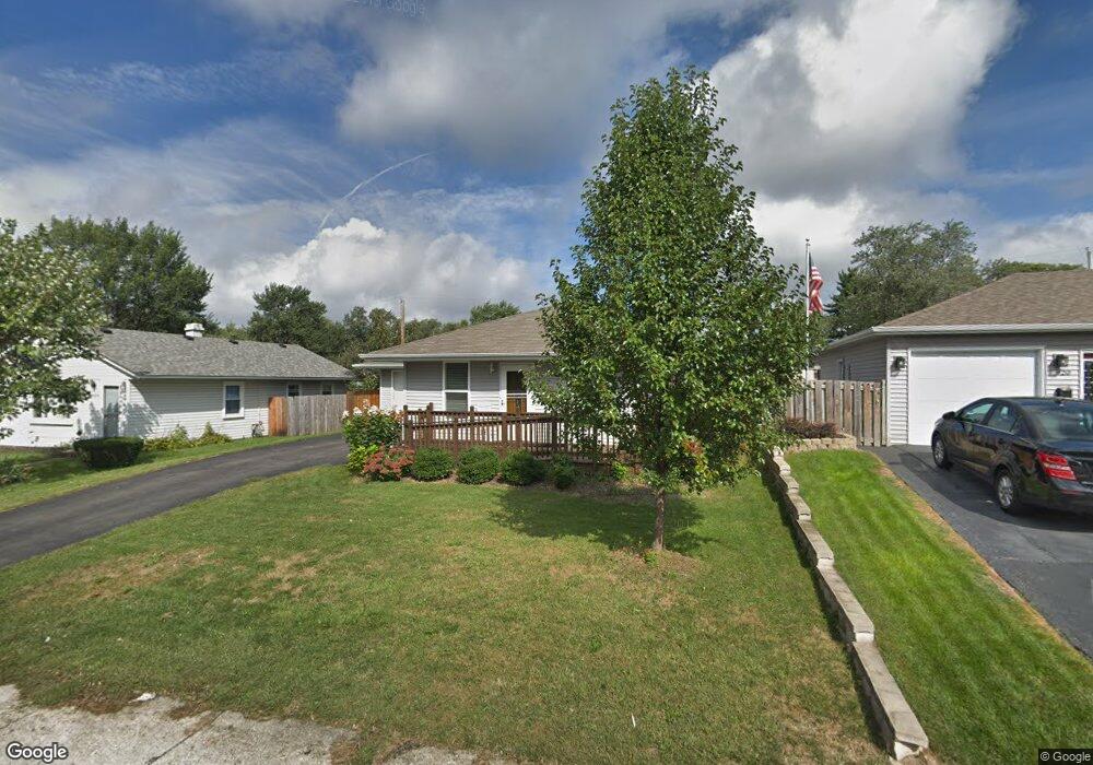 922 Chippewa Cir, Carpentersville, IL 60110 - photo 1