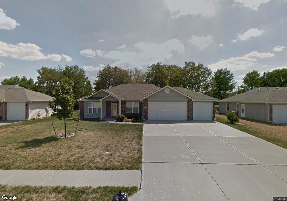 1103 Bristol Dr, Raymore, MO 64083 - photo 1