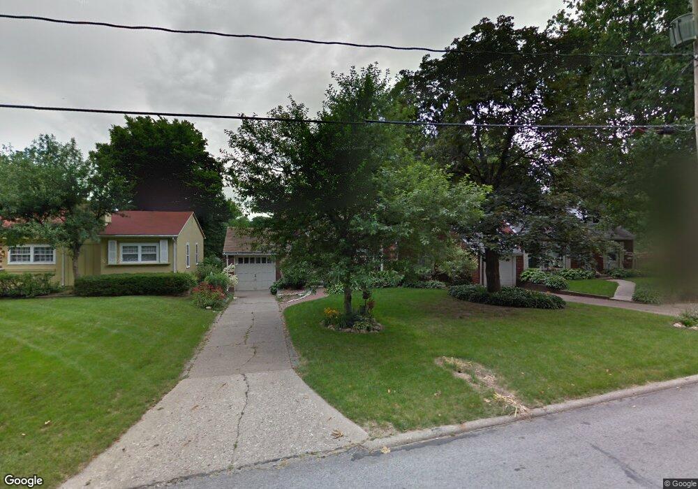 6715 Forest Ct, Windsor Heights, IA 50324 - photo 1