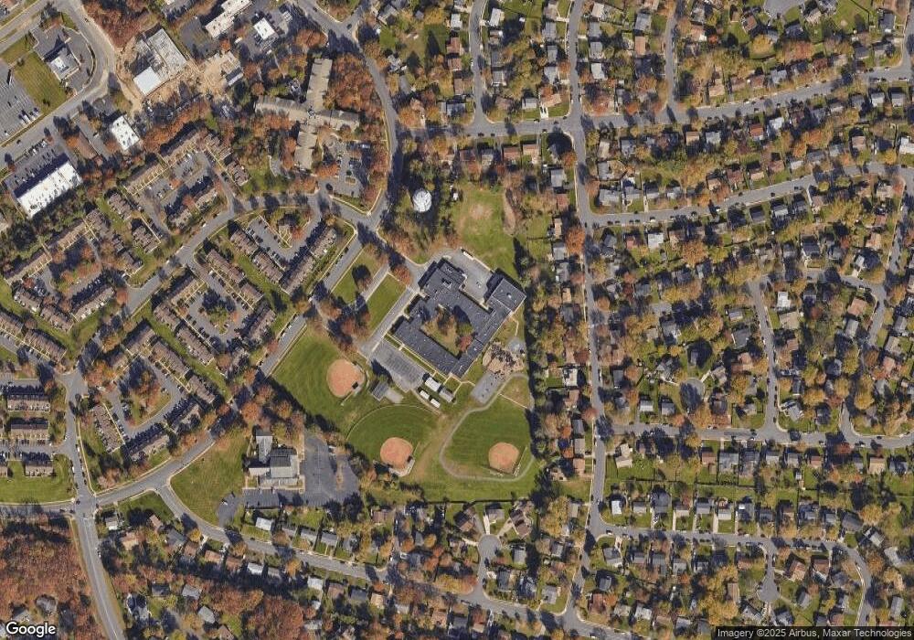 300 Circle Dr, Sterling, VA 20164 - photo 1