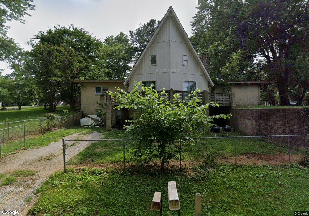 956 Emerson St, Manchester, TN 37355 - photo 1