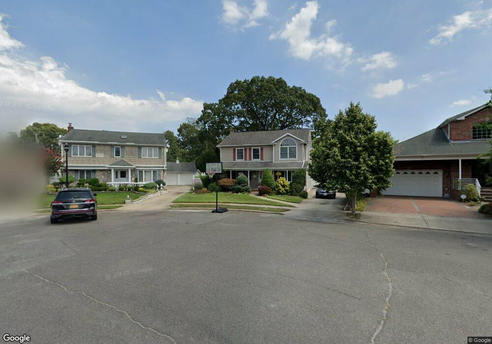 787 Phoebus Ct, Franklin Square, NY 11010 - photo 1